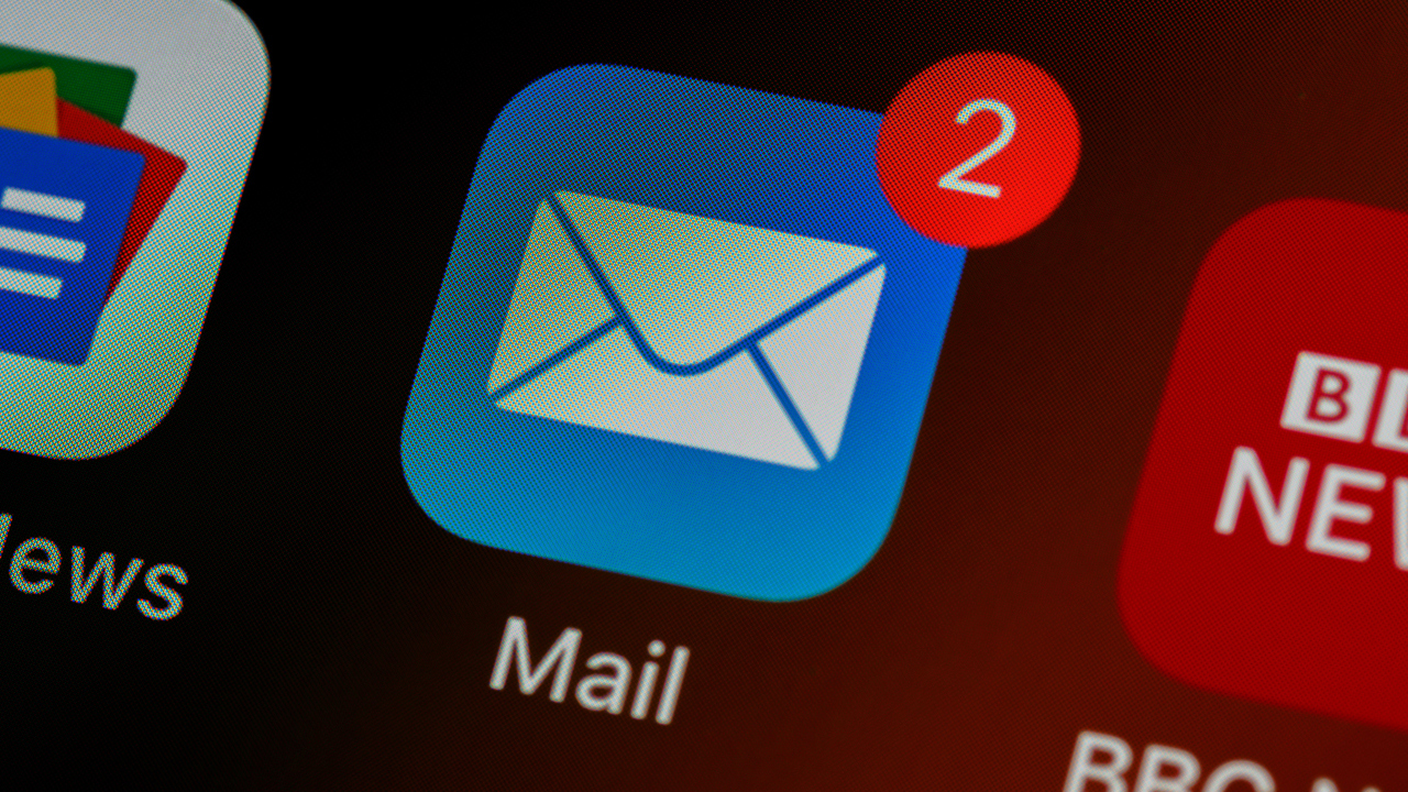 what is html email
