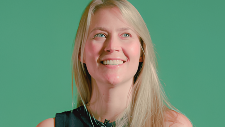 How to Achieve Cut-through as a Creator with HubSpot’s APAC Marketing Director, Kat Warboys